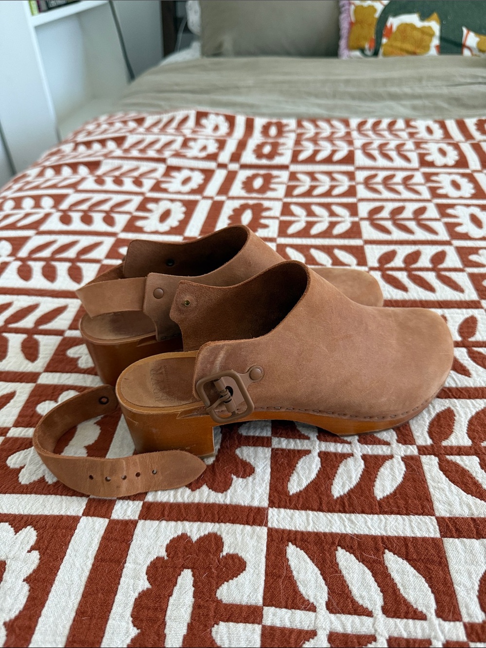 Bryr Clogs Daphne Monochrome Block Heel in Cedar size 39